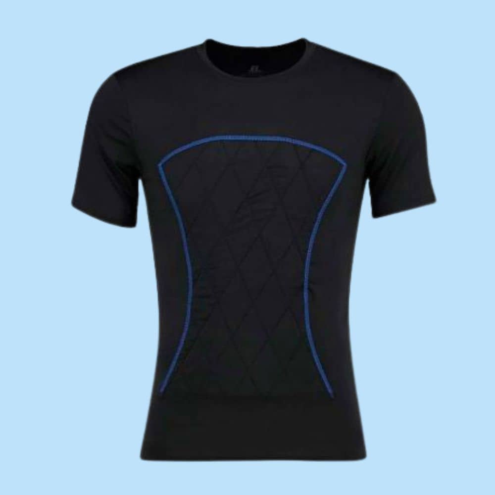 Quel type de T-shirt peut permettre de réguler la température corporelle d'un athlète par temps chaud ?